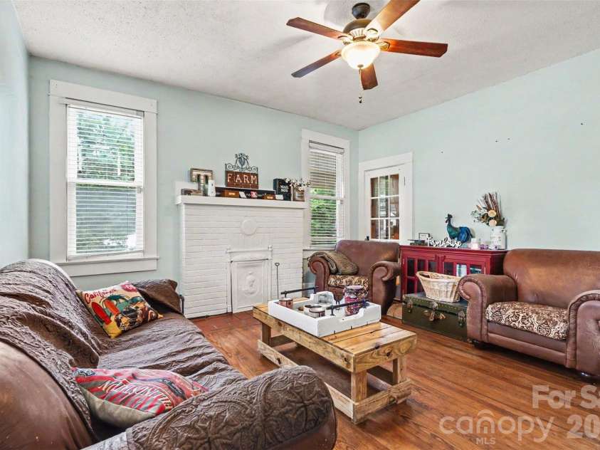 352 Pendleton Street, Rock Hill, SC 29730.  MLS# CAR4382469, YatesRealty ID 26094. 