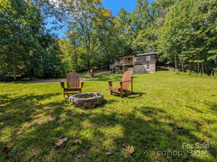 536 Hickory Springs Road, Burnsville, NC 28714.  MLS# CAR4264122, YatesRealty ID 26095. 