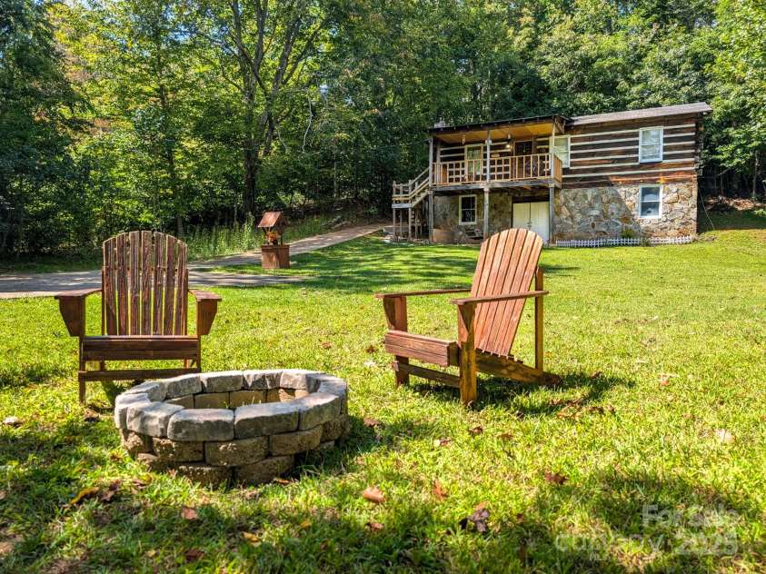 536 Hickory Springs Road, Burnsville, NC 28714.  MLS# CAR4264122, YatesRealty ID 26095. 