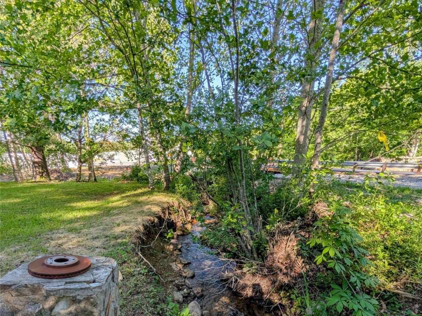 536 Hickory Springs Road, Burnsville, NC 28714.  MLS# CAR4264122, YatesRealty ID 26095. 