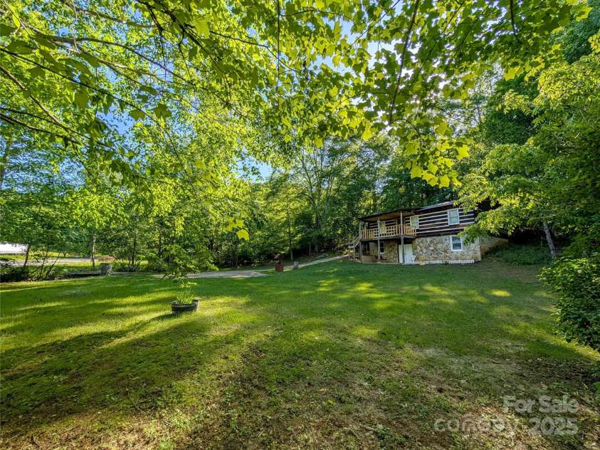 536 Hickory Springs Road, Burnsville, NC 28714.  MLS# CAR4264122, YatesRealty ID 26095. 