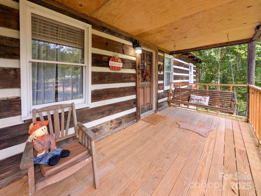 536 Hickory Springs Road, Burnsville, NC 28714.  MLS# CAR4264122, YatesRealty ID 26095. 