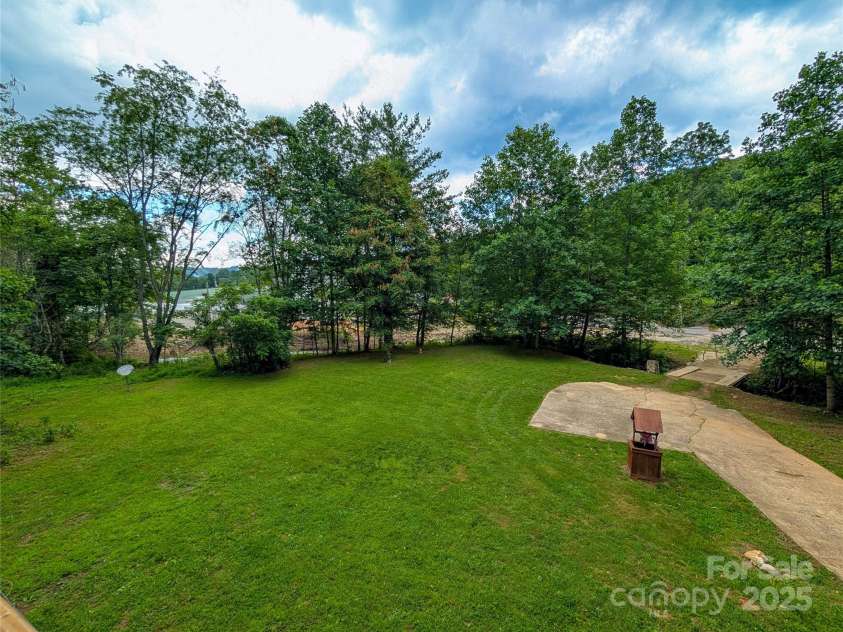 536 Hickory Springs Road, Burnsville, NC 28714.  MLS# CAR4264122, YatesRealty ID 26095. 