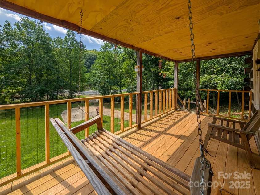 536 Hickory Springs Road, Burnsville, NC 28714.  MLS# CAR4264122, YatesRealty ID 26095. 