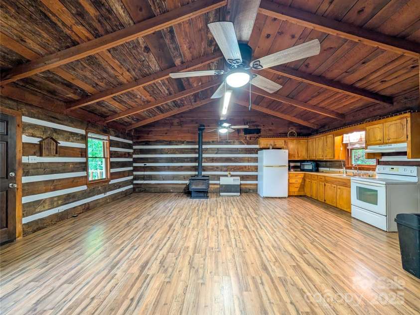 536 Hickory Springs Road, Burnsville, NC 28714.  MLS# CAR4264122, YatesRealty ID 26095. 