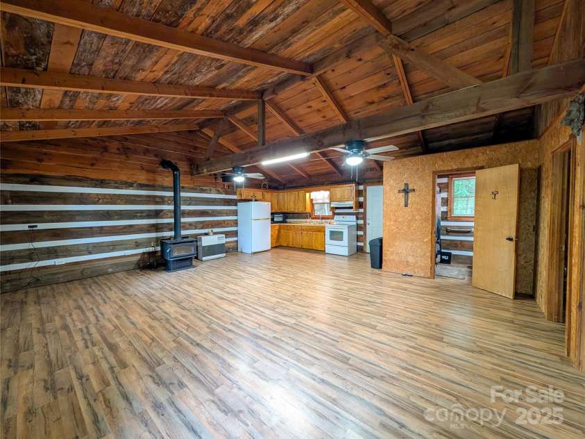 536 Hickory Springs Road, Burnsville, NC 28714.  MLS# CAR4264122, YatesRealty ID 26095. 