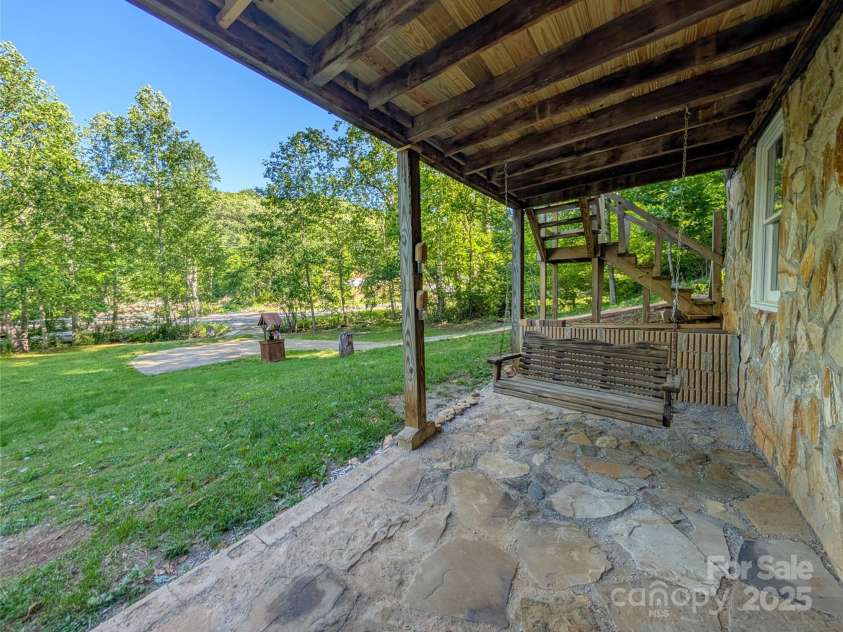 536 Hickory Springs Road, Burnsville, NC 28714.  MLS# CAR4264122, YatesRealty ID 26095. 