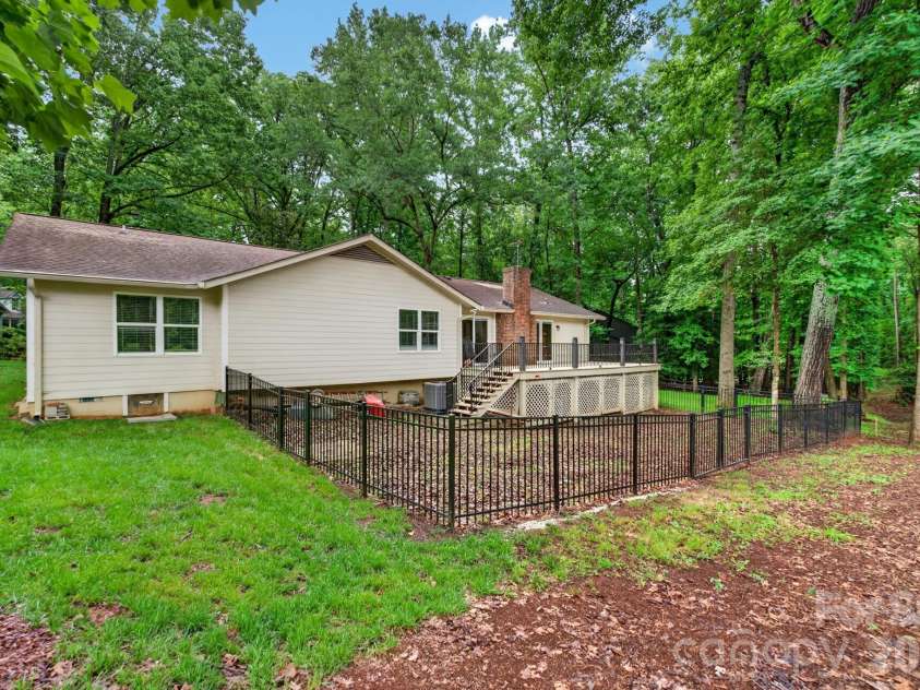 64 Timberidge Drive, Clover, SC 29710.  MLS# CAR4386673, YatesRealty ID 26096. 