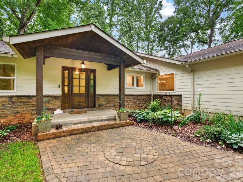 64 Timberidge Drive, Clover, SC 29710.  MLS# CAR4386673, YatesRealty ID 26096. 