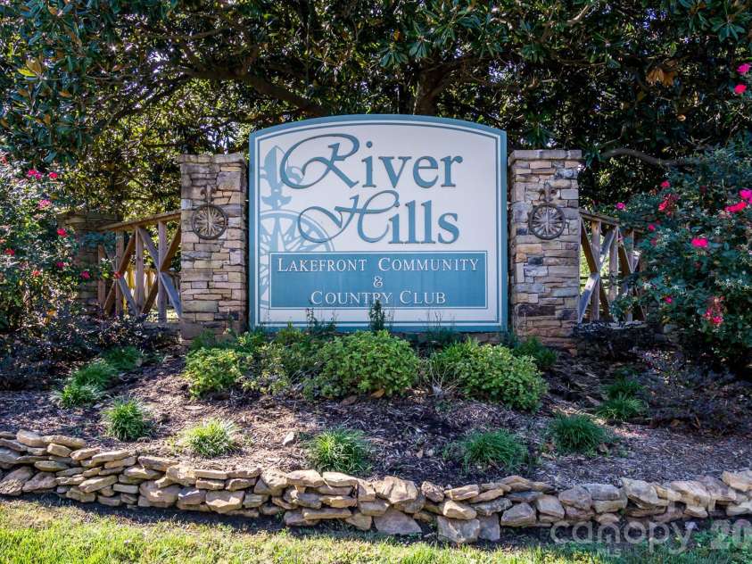 64 Timberidge Drive, Clover, SC 29710.  MLS# CAR4386673, YatesRealty ID 26096. 