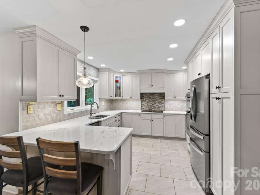 64 Timberidge Drive, Clover, SC 29710.  MLS# CAR4386673, YatesRealty ID 26096. Kitchen