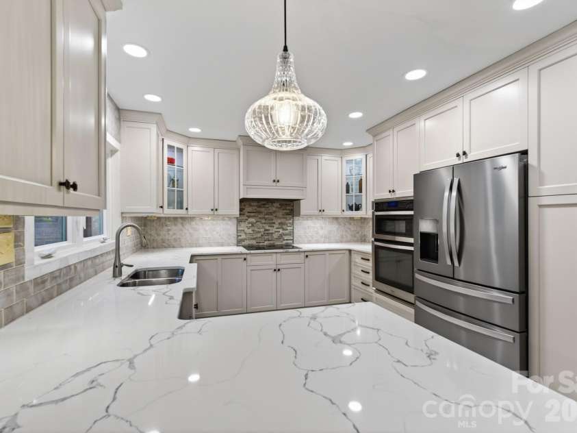 64 Timberidge Drive, Clover, SC 29710.  MLS# CAR4386673, YatesRealty ID 26096. Kitchen