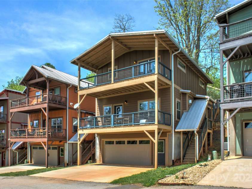 12 Upstream Way, Asheville, NC 28806.  MLS# CAR4277578, YatesRealty ID 26097. 