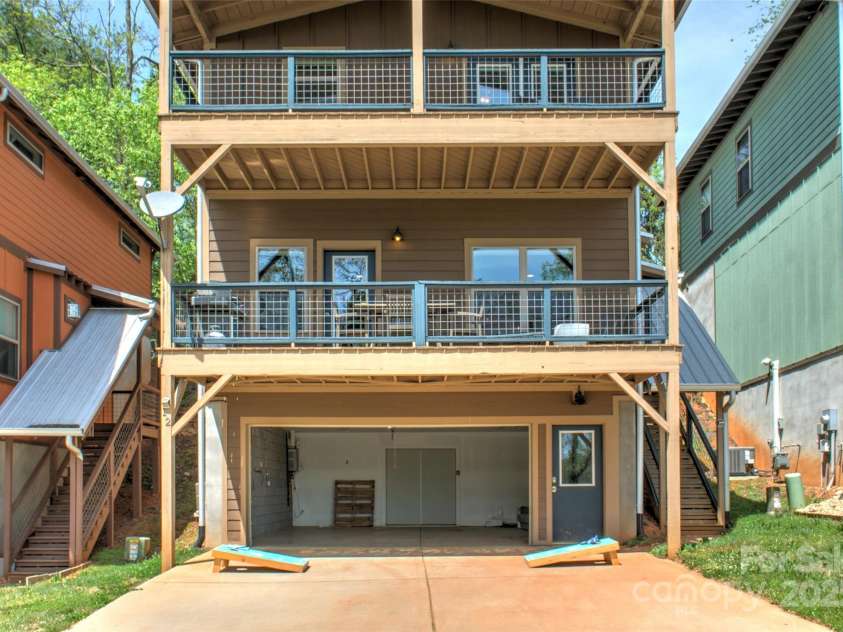 12 Upstream Way, Asheville, NC 28806.  MLS# CAR4277578, YatesRealty ID 26097. 