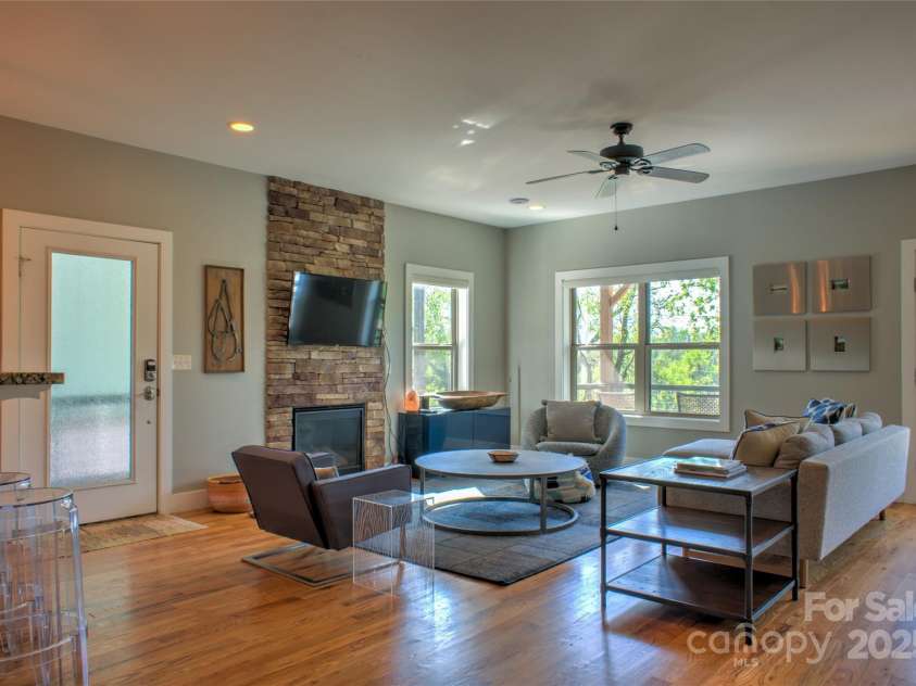 12 Upstream Way, Asheville, NC 28806.  MLS# CAR4277578, YatesRealty ID 26097. 