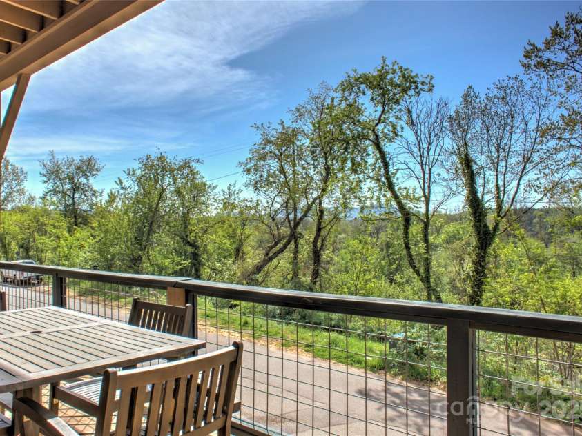 12 Upstream Way, Asheville, NC 28806.  MLS# CAR4277578, YatesRealty ID 26097. 