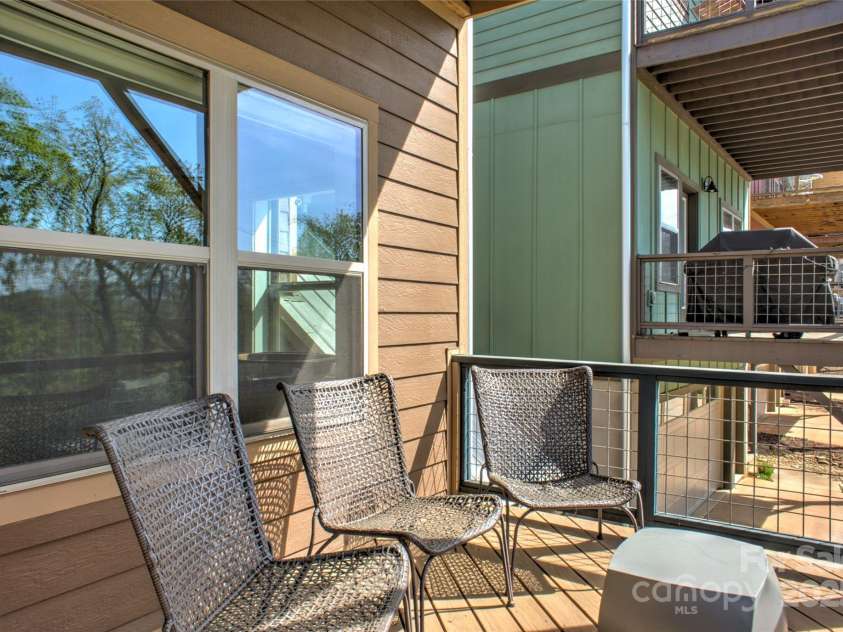 12 Upstream Way, Asheville, NC 28806.  MLS# CAR4277578, YatesRealty ID 26097. 