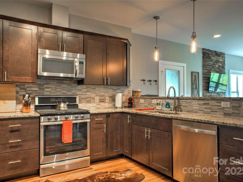 12 Upstream Way, Asheville, NC 28806.  MLS# CAR4277578, YatesRealty ID 26097. 