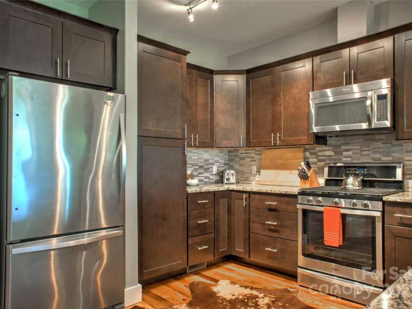 12 Upstream Way, Asheville, NC 28806.  MLS# CAR4277578, YatesRealty ID 26097. 