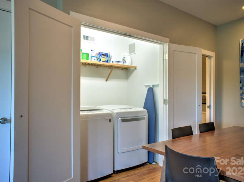 12 Upstream Way, Asheville, NC 28806.  MLS# CAR4277578, YatesRealty ID 26097. 