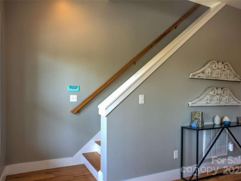 12 Upstream Way, Asheville, NC 28806.  MLS# CAR4277578, YatesRealty ID 26097. 