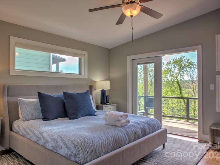 12 Upstream Way, Asheville, NC 28806.  MLS# CAR4277578, YatesRealty ID 26097. 