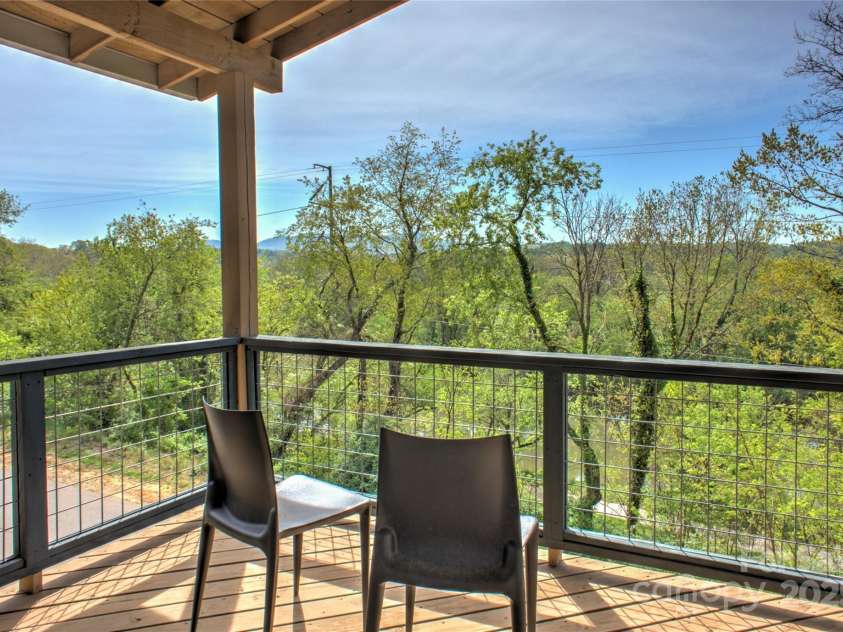 12 Upstream Way, Asheville, NC 28806.  MLS# CAR4277578, YatesRealty ID 26097. 