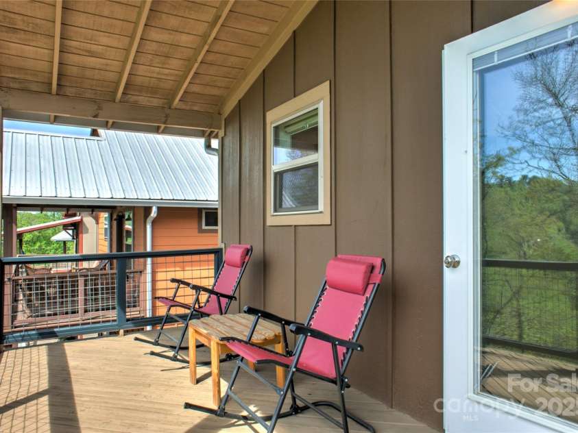 12 Upstream Way, Asheville, NC 28806.  MLS# CAR4277578, YatesRealty ID 26097. 