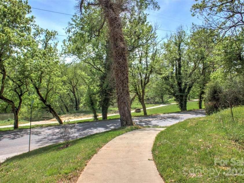 12 Upstream Way, Asheville, NC 28806.  MLS# CAR4277578, YatesRealty ID 26097. 