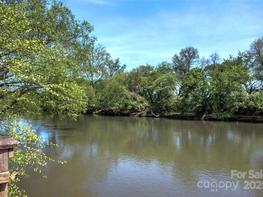 12 Upstream Way, Asheville, NC 28806.  MLS# CAR4277578, YatesRealty ID 26097. 