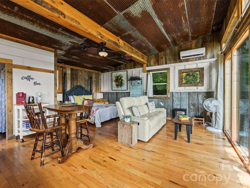 553 Paradise Mountain Road, Canton, NC 28716.  MLS# CAR4386701, YatesRealty ID 26097. 