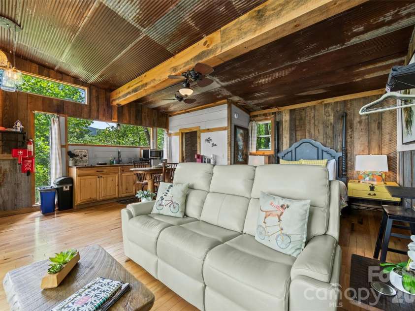 553 Paradise Mountain Road, Canton, NC 28716.  MLS# CAR4386701, YatesRealty ID 26097. 