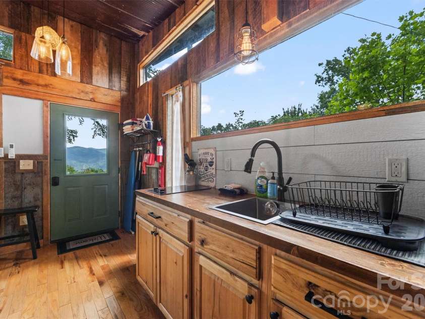 553 Paradise Mountain Road, Canton, NC 28716.  MLS# CAR4386701, YatesRealty ID 26097. 