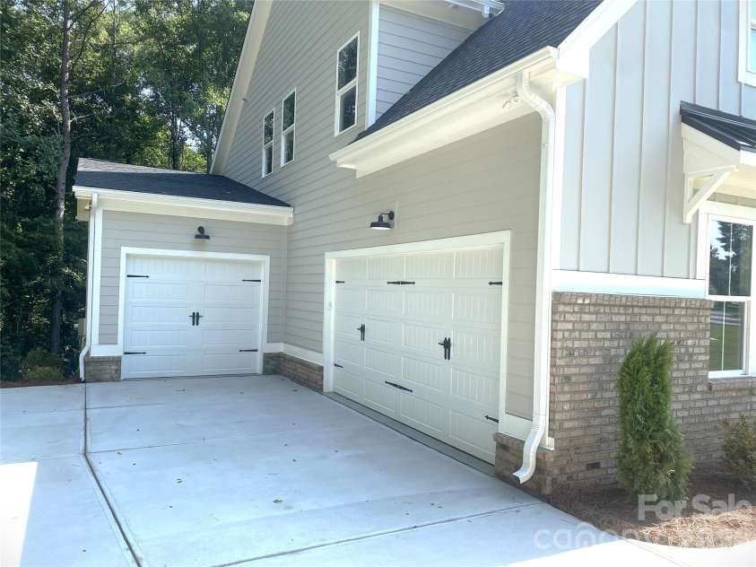 179 Chaska Loop, Troutman, NC 28166.  MLS# CAR4386501, YatesRealty ID 26098. 
