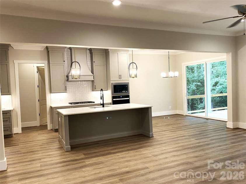 179 Chaska Loop, Troutman, NC 28166.  MLS# CAR4386501, YatesRealty ID 26098. Kitchen Breakfast