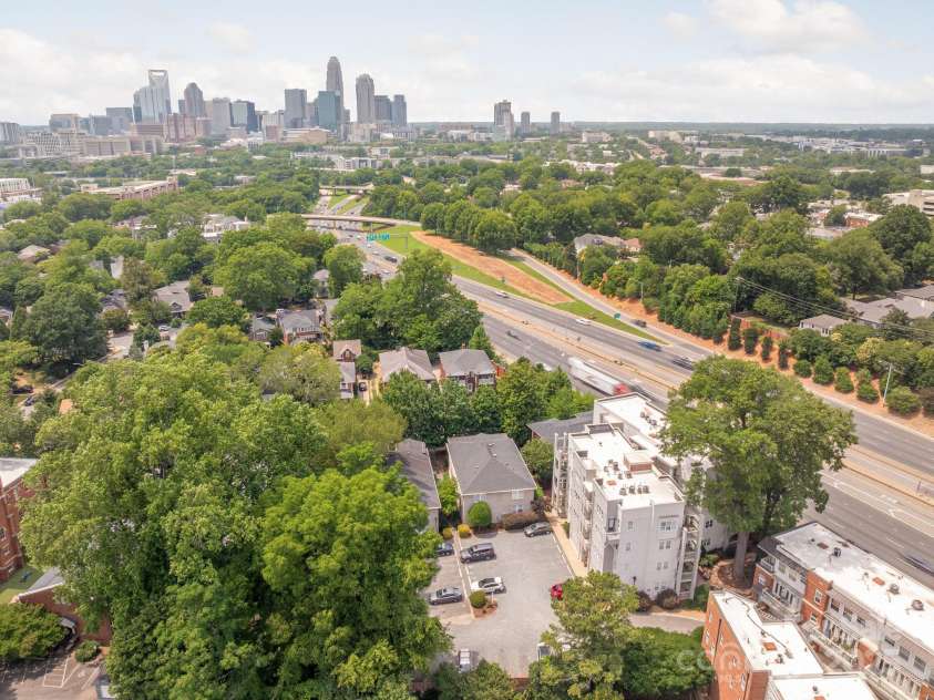 558 Oakland Avenue, Charlotte, NC 28204.  MLS# CAR4273248, YatesRealty ID 26098. 