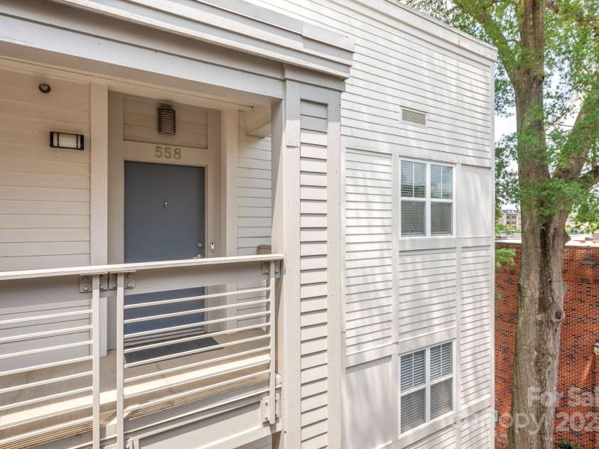 558 Oakland Avenue, Charlotte, NC 28204.  MLS# CAR4273248, YatesRealty ID 26098. 