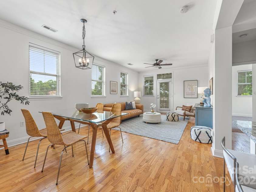 558 Oakland Avenue, Charlotte, NC 28204.  MLS# CAR4273248, YatesRealty ID 26098. 