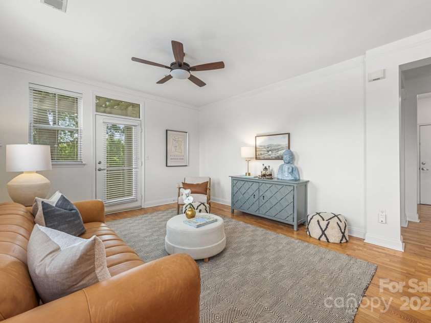 558 Oakland Avenue, Charlotte, NC 28204.  MLS# CAR4273248, YatesRealty ID 26098. 