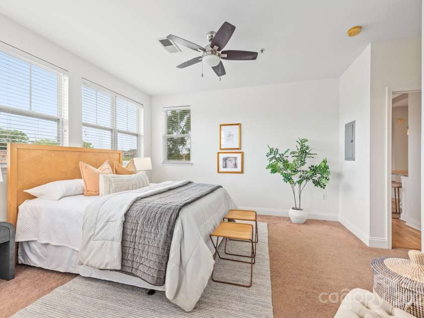 558 Oakland Avenue, Charlotte, NC 28204.  MLS# CAR4273248, YatesRealty ID 26098. 