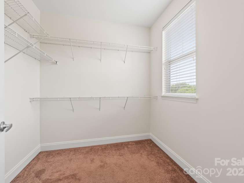 558 Oakland Avenue, Charlotte, NC 28204.  MLS# CAR4273248, YatesRealty ID 26098. 