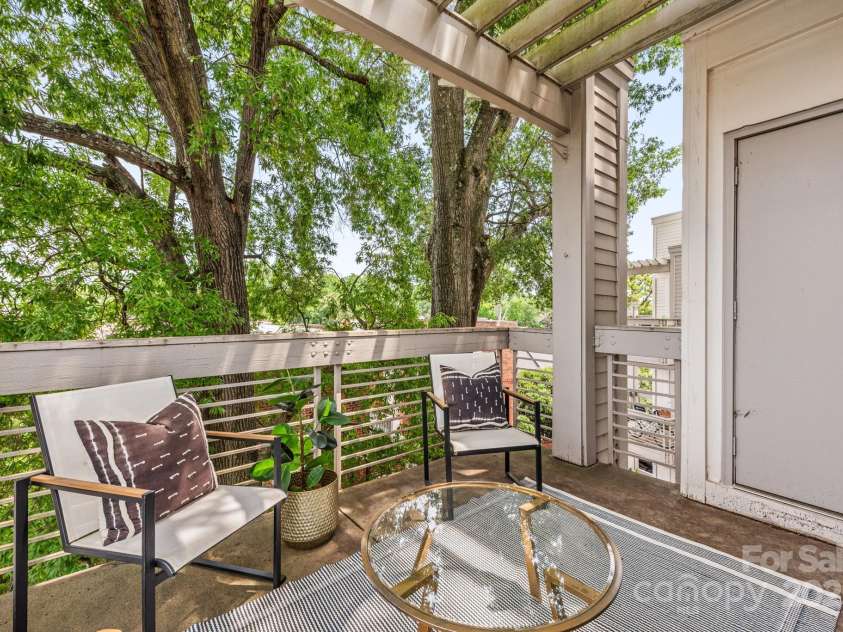 558 Oakland Avenue, Charlotte, NC 28204.  MLS# CAR4273248, YatesRealty ID 26098. 