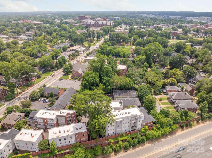 558 Oakland Avenue, Charlotte, NC 28204.  MLS# CAR4273248, YatesRealty ID 26098. 