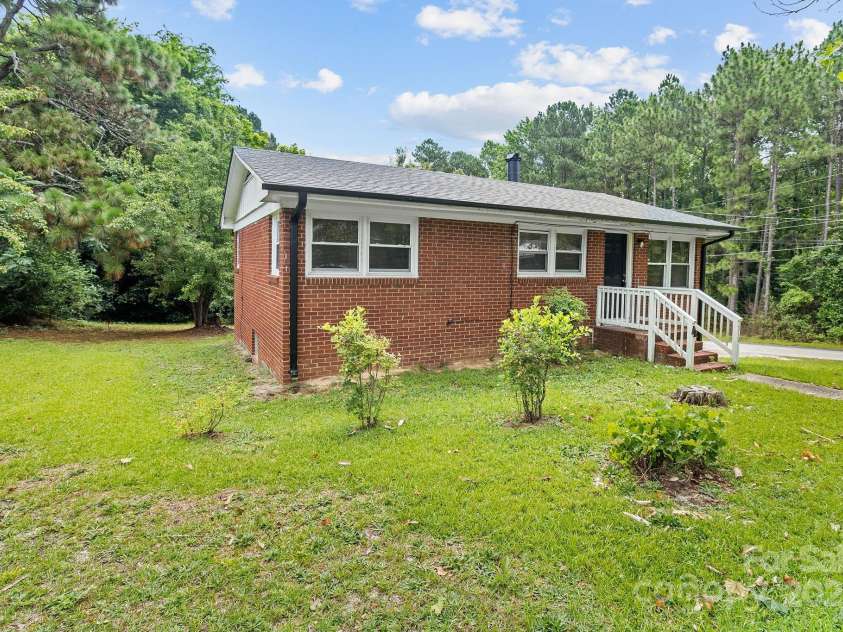310 Cedarwood Street, Spring Lake, NC 28390.  MLS# CAR4280421, YatesRealty ID 26099. 