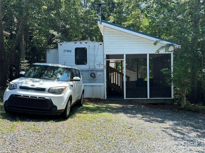 111 Deerfield Drive, New London, NC 28127.  MLS# CAR4276540, YatesRealty ID 261. 