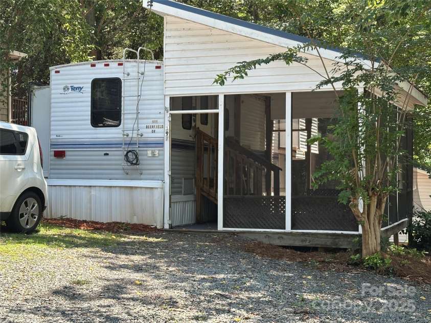 111 Deerfield Drive, New London, NC 28127.  MLS# CAR4276540, YatesRealty ID 261. 