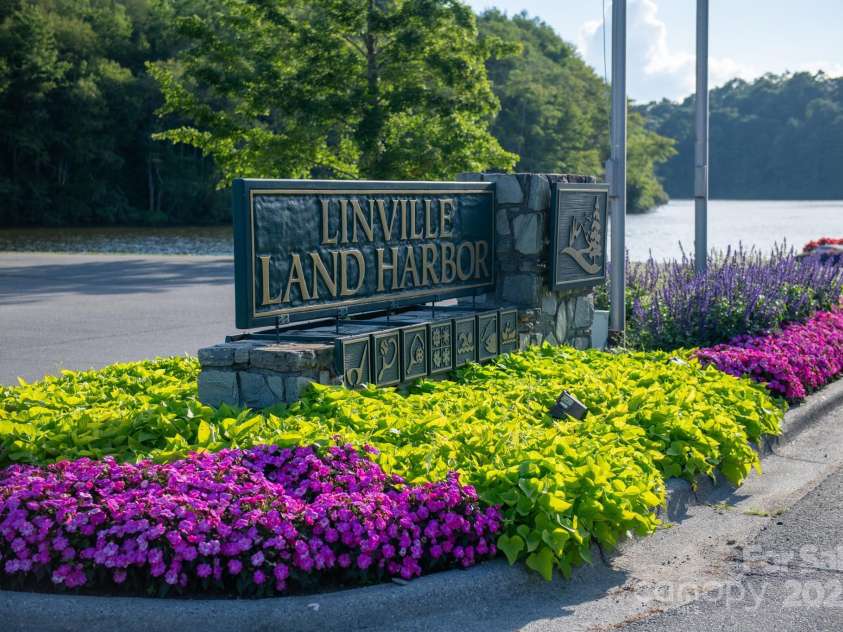 33 Summit Lane, Newland, NC 28657.  MLS# CAR4199046, YatesRealty ID 261. 