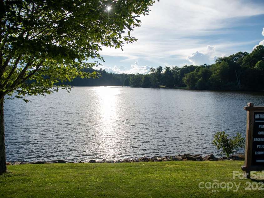 33 Summit Lane, Newland, NC 28657.  MLS# CAR4199046, YatesRealty ID 261. 