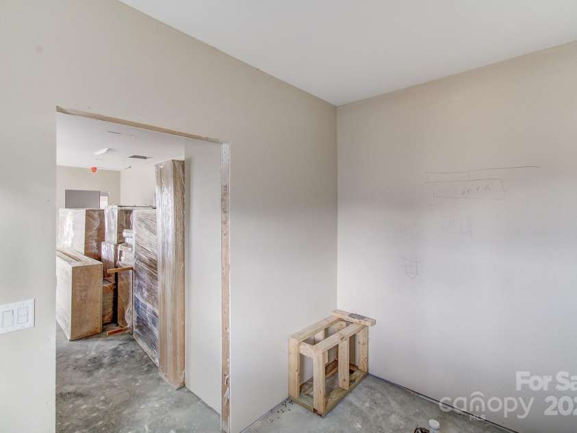 475 Dancing Bear Drive, Hendersonville, NC 28792.  MLS# CAR4244020, YatesRealty ID 261. 