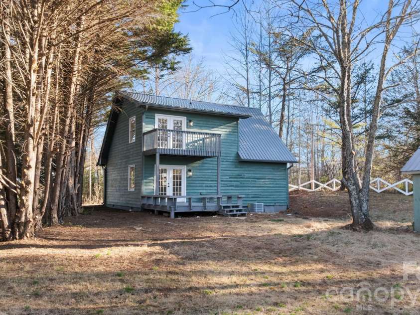 15 Glory Road, Franklin, NC 28734.  MLS# CAR4334665, YatesRealty ID 2610. 